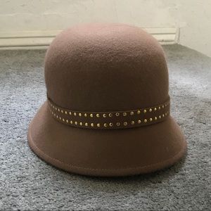 Tan Women’s Cloche Bell Derby Hat MUST GO